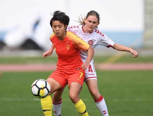 克里斯悟性极好，他很快就了解如何展现这个邪教首领魅力背后的阴暗面，如何运用其魅力对众人进行诱惑，他将这个人物饰演得淋漓尽致